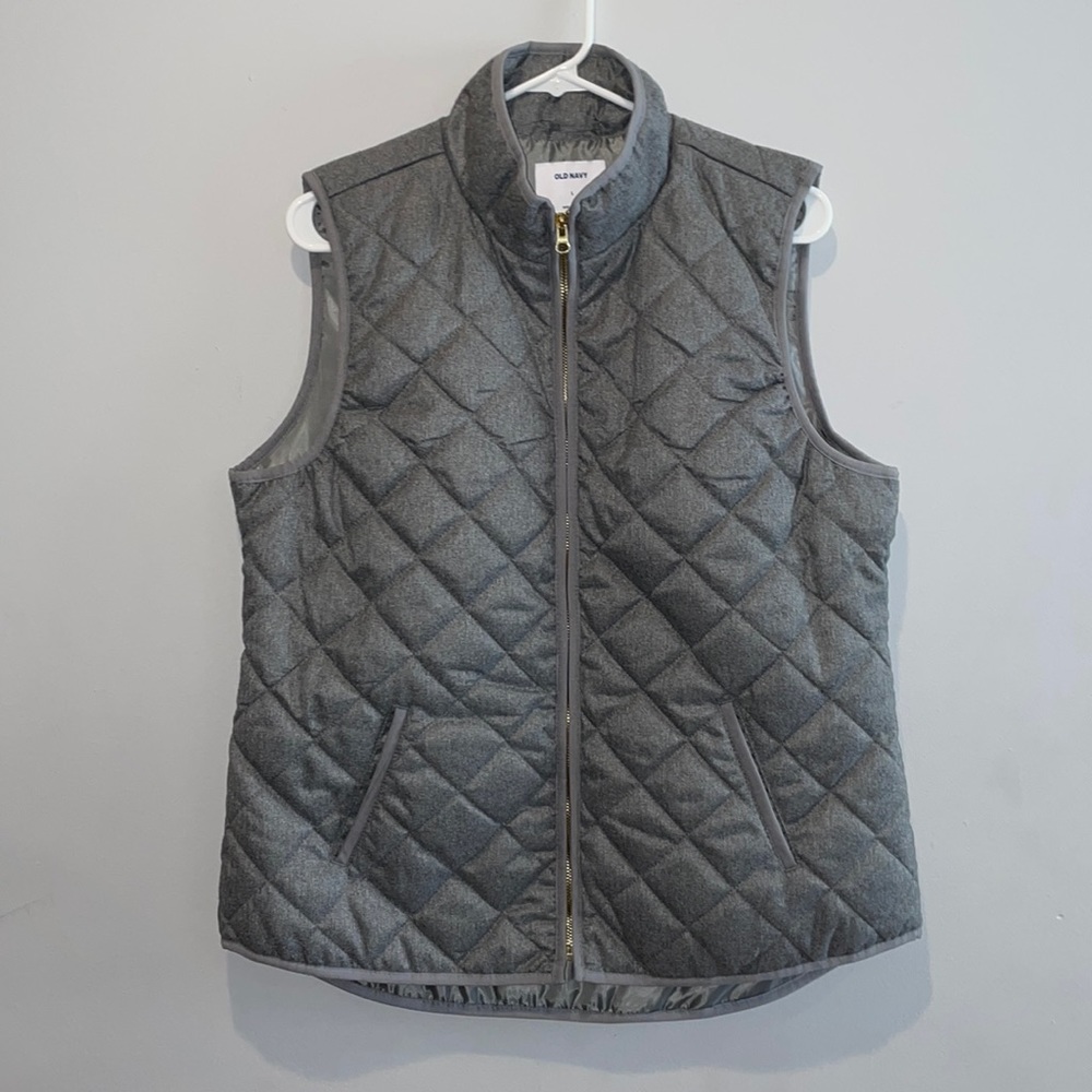 Women’s Old Navy size L gray quilted vest
